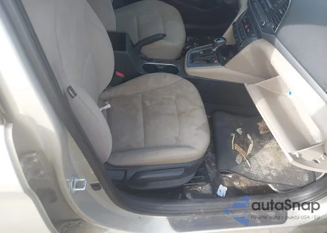 2017 Hyundai Elantra Se z USA, uszkodzony, nr VIN 5NPD74LF5HH100839